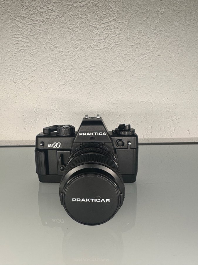 Praktica BX20 Kamera mit Objektiv