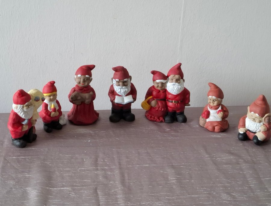 RETRO KARIN DESIGN TOMTAR KERAMIK FIGURER JULSAKER JULPYNT JUL ADVENT INREDNING