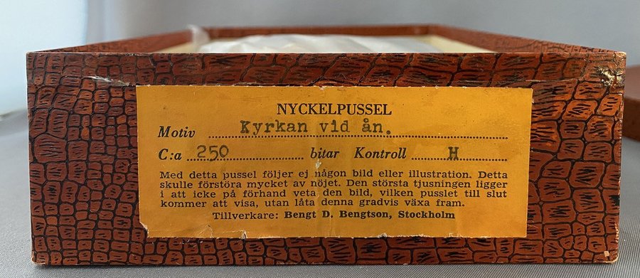 Handsågat träpuzzel NYCKEL_PUSSEL Bengt B Bengtsson 250 bitar komplett