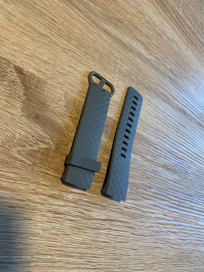 Fitbit charge 4 urrem grå