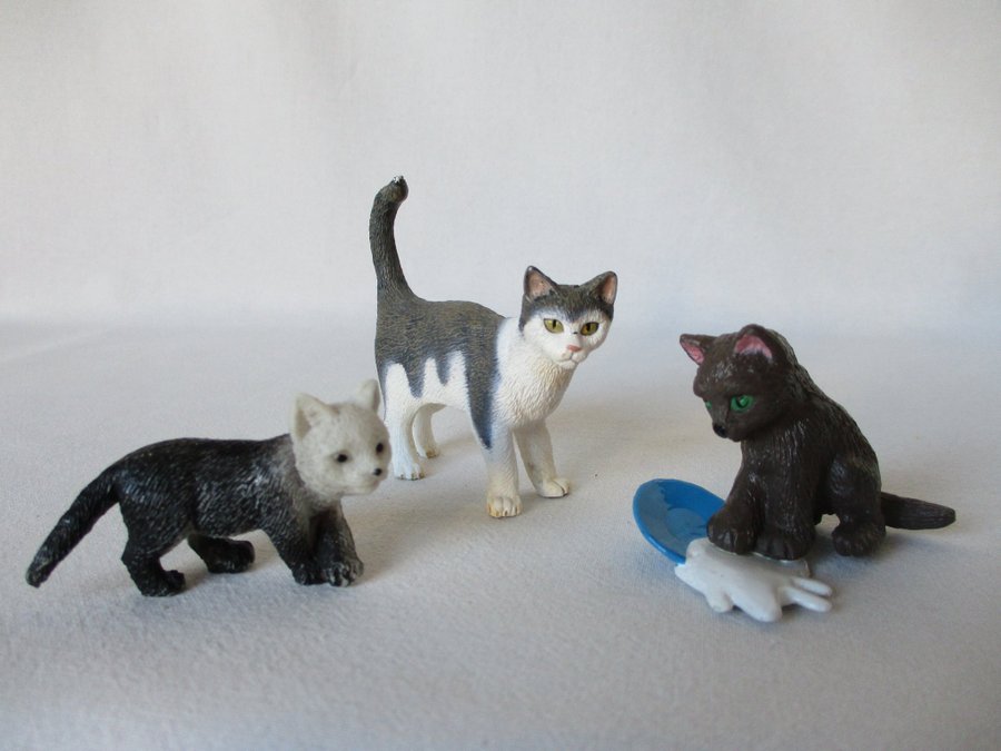 Tre söta, små KATTER - bl a Schleich