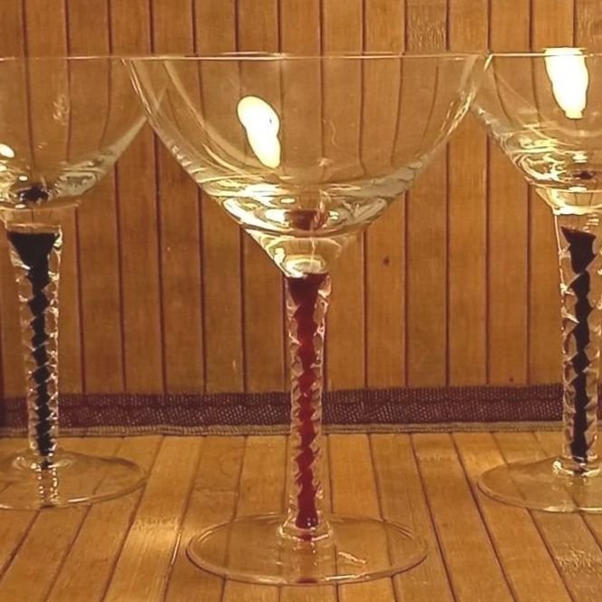 3 st Superfina coctailglas martiniglas med vriden fot och dropp i olika färger