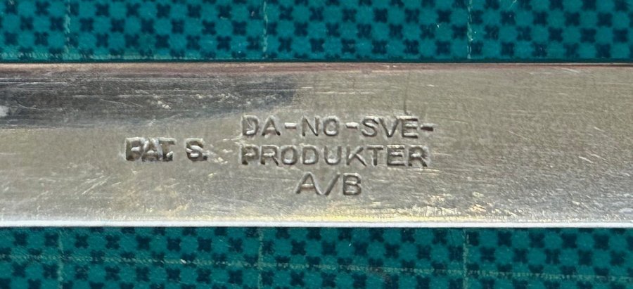 Handvåg med mätkopp i aluminium från Da-No-Sve-Produkter AB Vintage