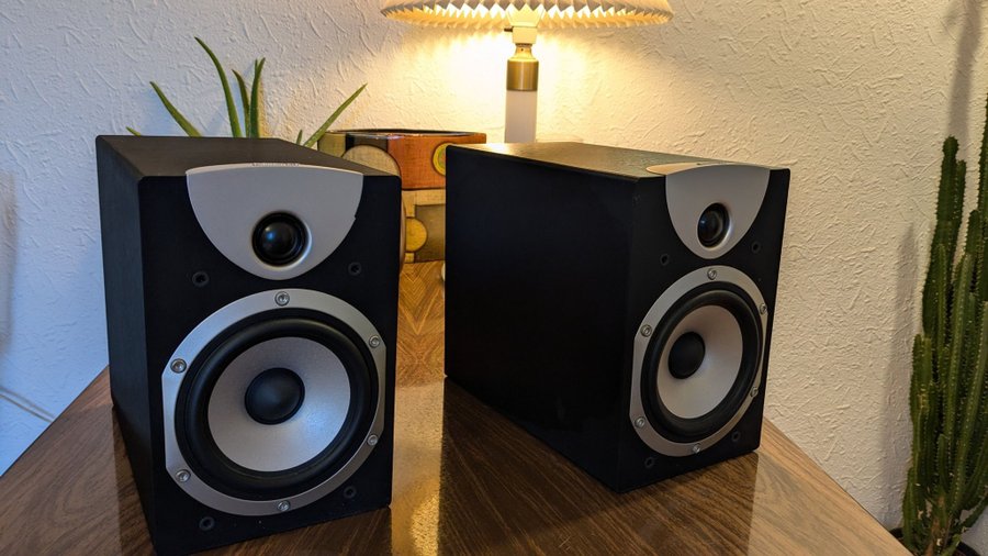 Audio pro stereo one speakers and cables