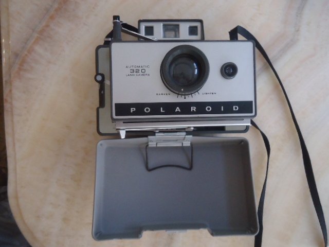 POLAROID 320