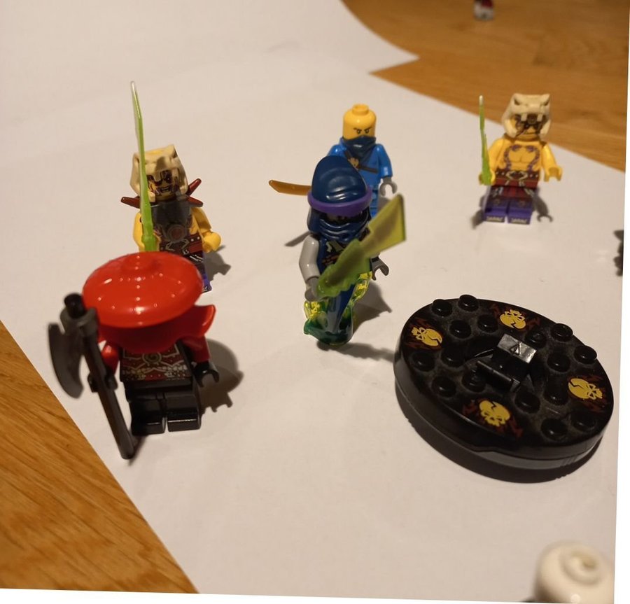 Lego Minifigurer och spinjitzu