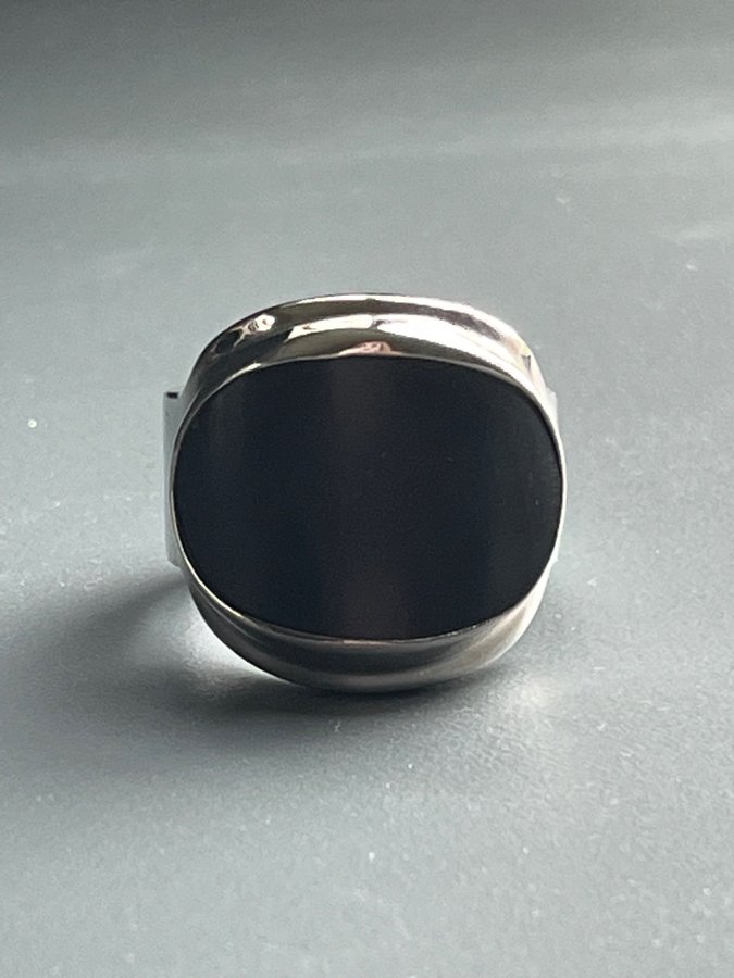 HERR MOMENT23 ÄKTA SILVER RING MED LAVASTEN STL 22.25 MM NY