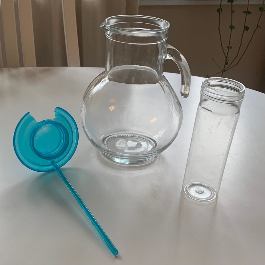 Tillbringare/Kanna Glas med plasttillbehör