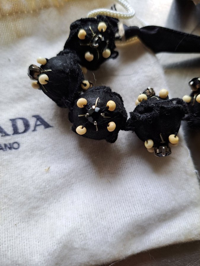 Prada halsband Nedsatt pris !