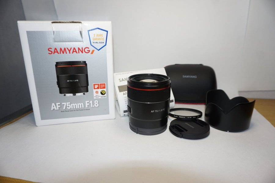 Nytt oanvänt Samyang AF 75mm F1.8 FE fullformat för Sony A5000 och A60000 ser