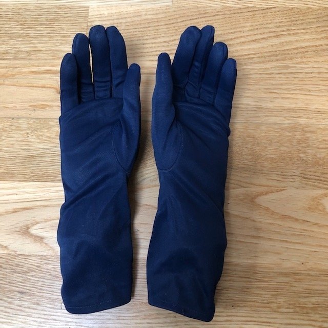 Vintage 1960/70's ladies navy blue gloves with ruched detail