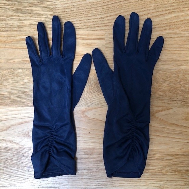 Vintage 1960/70's ladies navy blue gloves with ruched detail