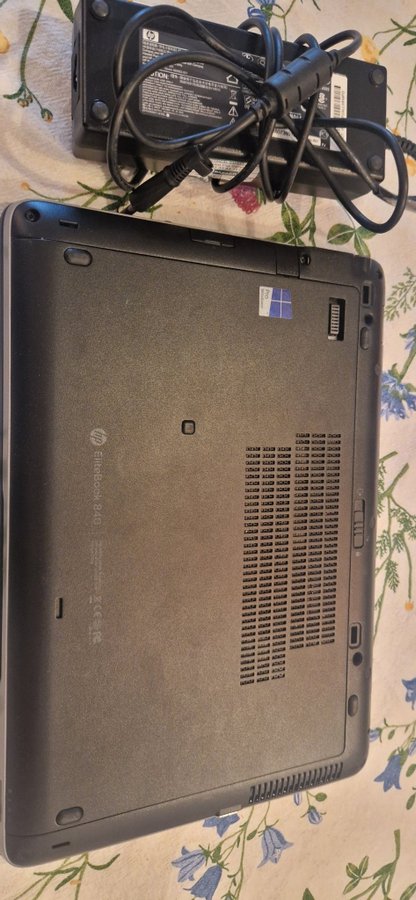 HP Elitebook 840 G2 i5-5200U/8GB/256GB SSD/Win10/Intel HD/läs annonsen