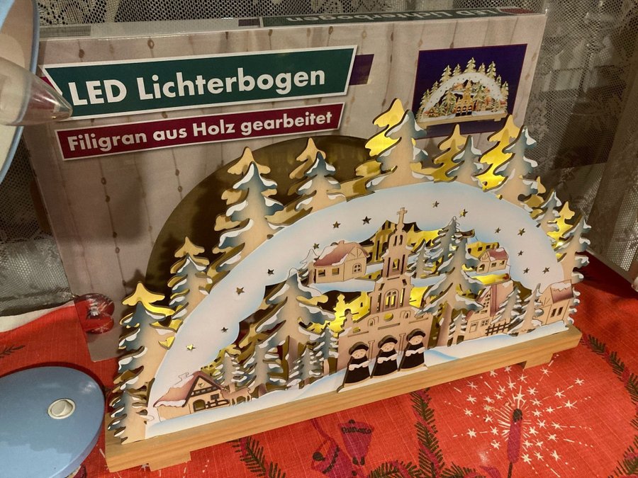 LJUSBÅGE LJUSSTAKE LED TILL JUL Lichterbogen Filigran aus Holz gearbeite