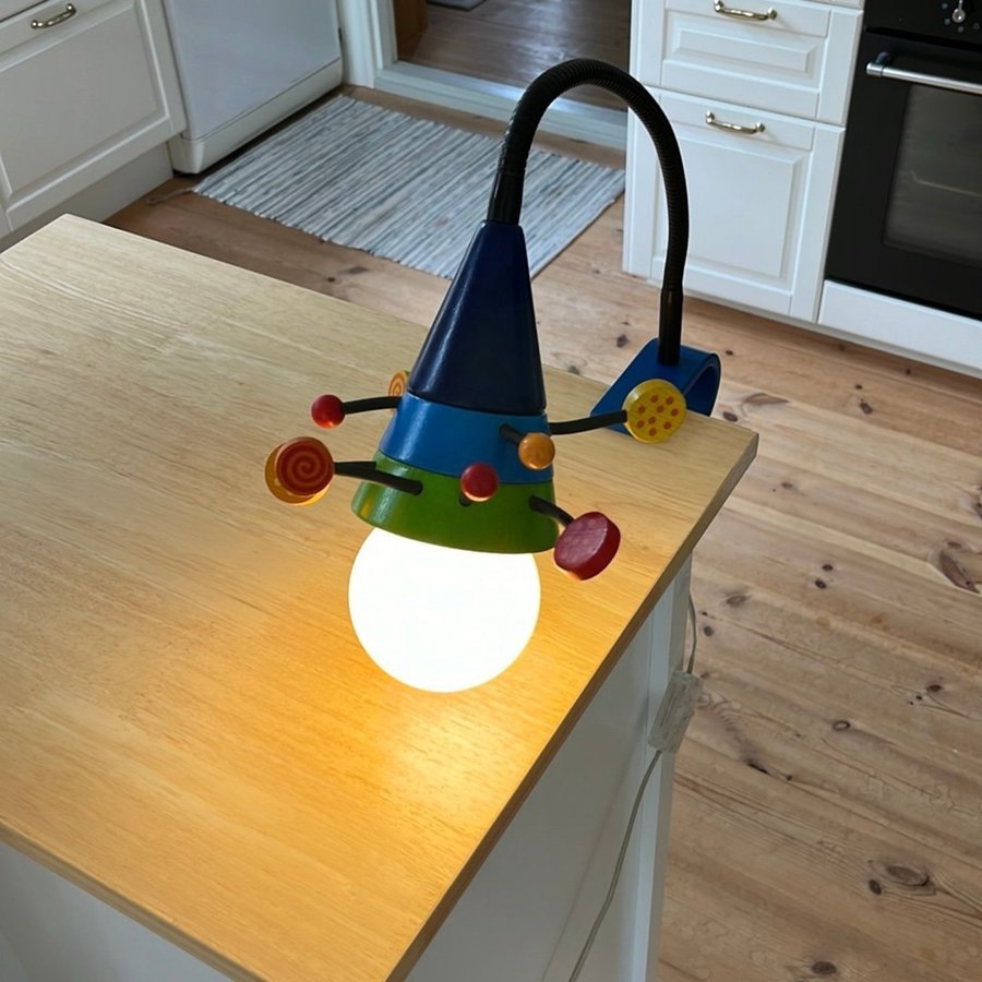 HABA Färgglad lampa med ”tentakler” fästanordning i trä cool utrop 1 kr