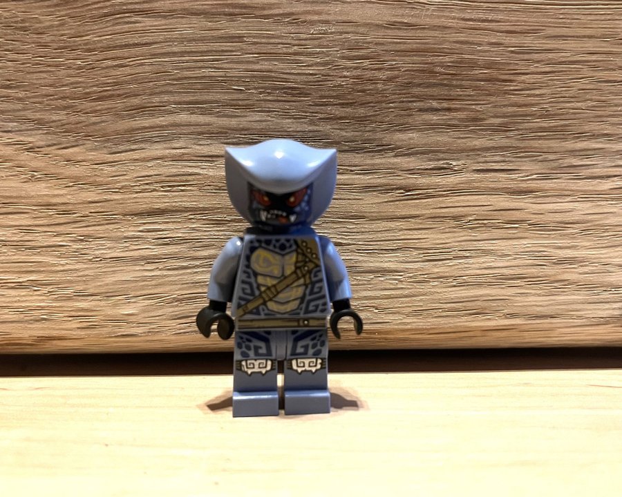 LEGO Minifigur: Rattla från LEGO Ninjago