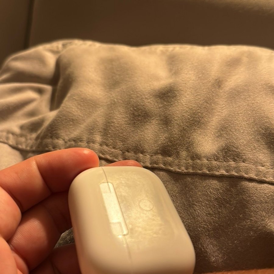 Apple AirPods Pro (gen 1) - något glapp i hö lur