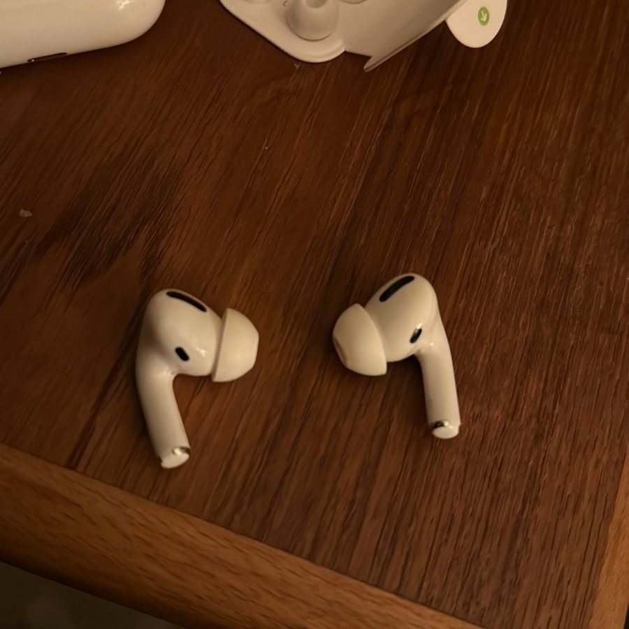 Apple AirPods Pro (gen 1) - något glapp i hö lur