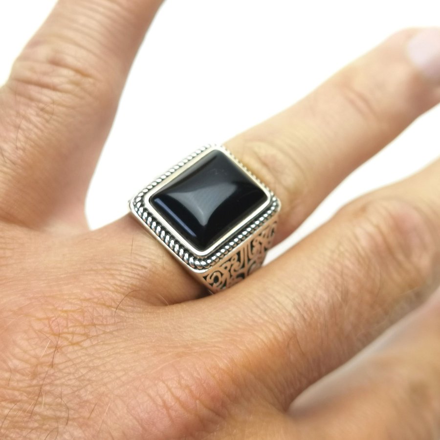 Moderne sterling sølv herrering med sort onyx sten