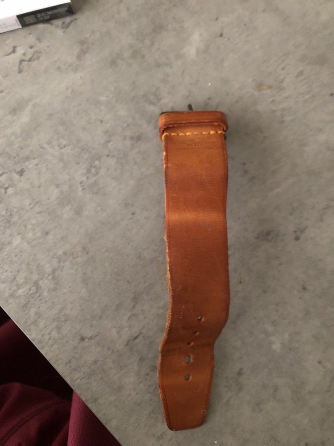 Louis Vuitton läderarmband bälte accessoarer tillbaka