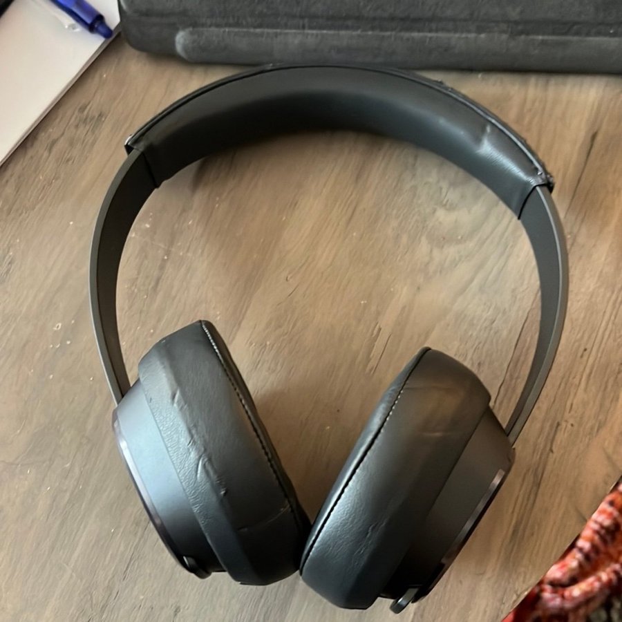 JBL Tune 760NC