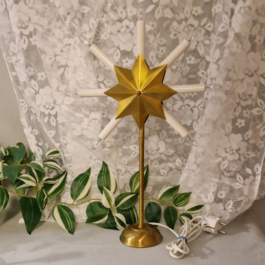 Adventsstjärna på fot, ljusstake, Philips GK 72B, i mässing.