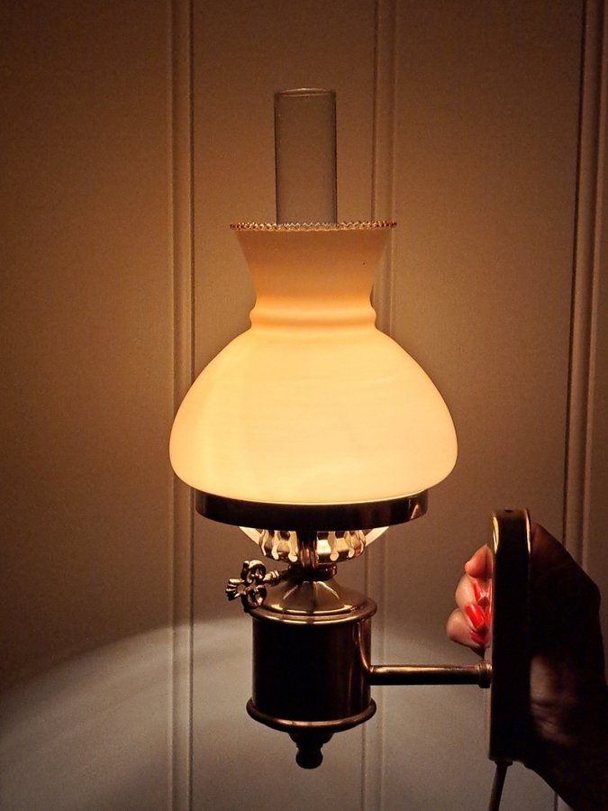 Mässing vägglampa, vintage