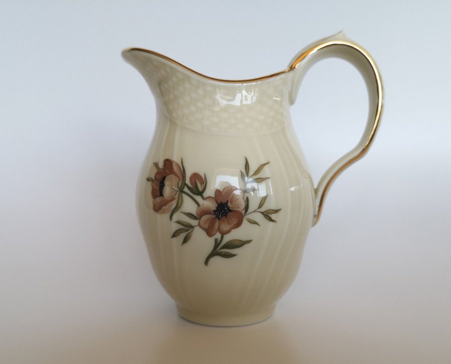 Royal copenhagen Frijsenborg creamer