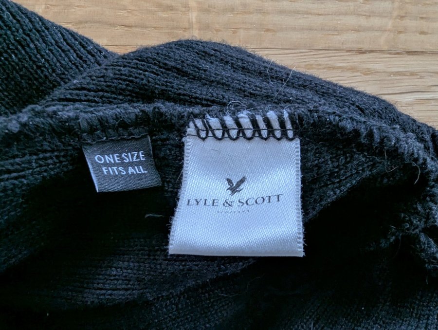 Lyle  Scott svart mössa, storlek ONE SIZE