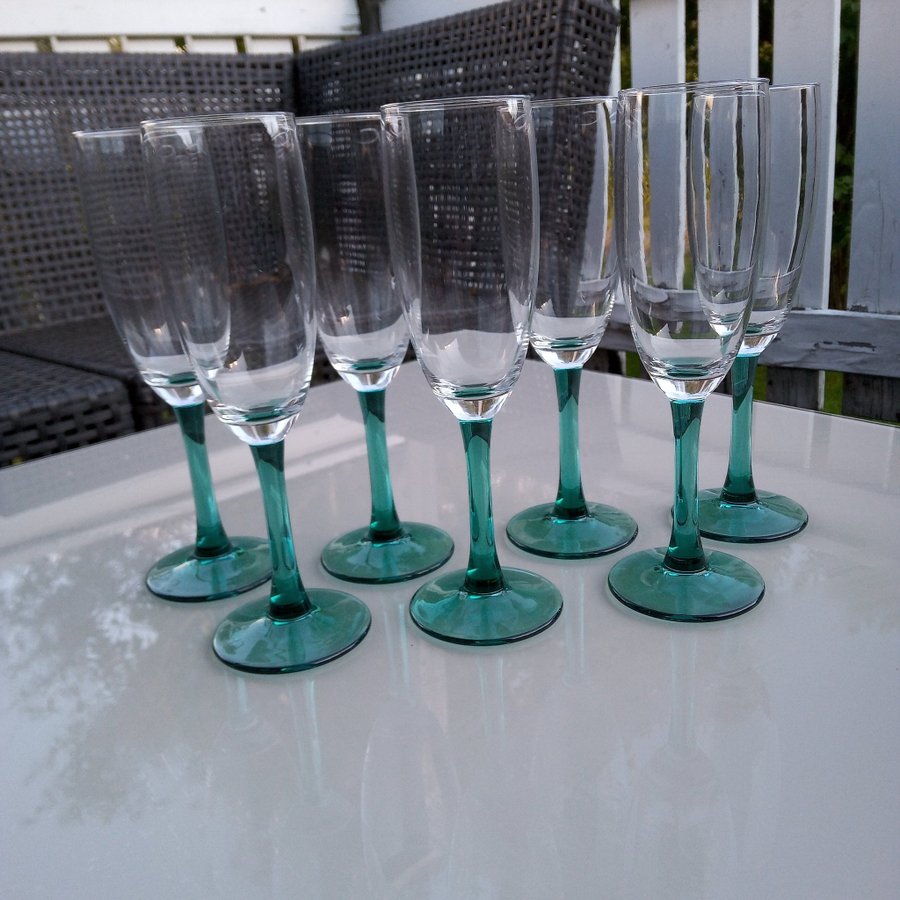 7 ST LUMINARC VINGLAS CHAMPAGNEGLAS GRÖN FOT