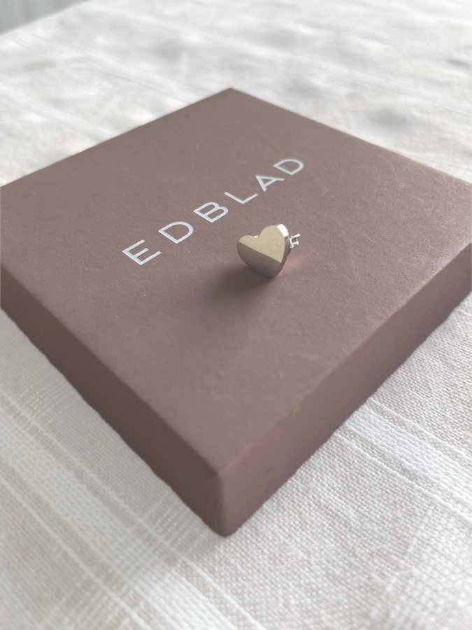 EDBLAD örhängen Pure Heart Studs Steel