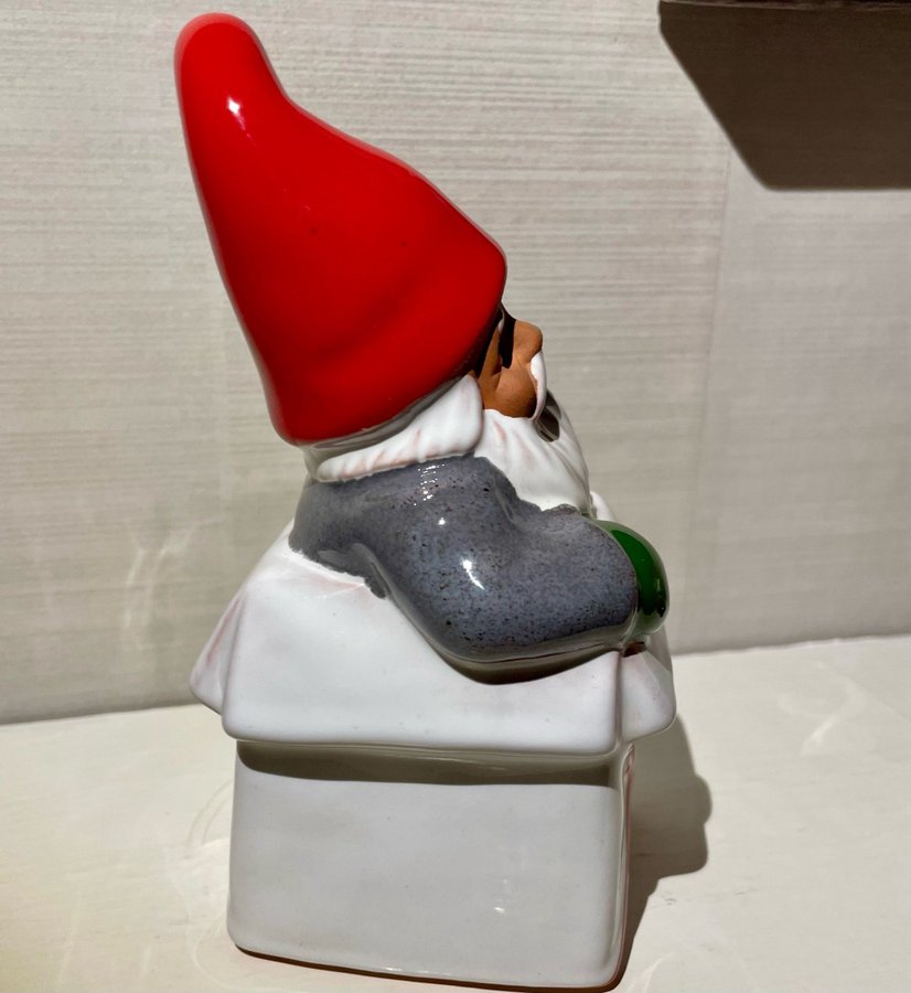 Tomte i julpaket av Rolf Berg, 15 cm