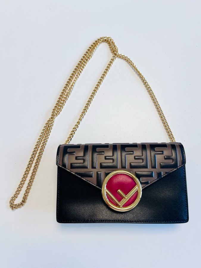 Fendi väska FF logo belt bag.