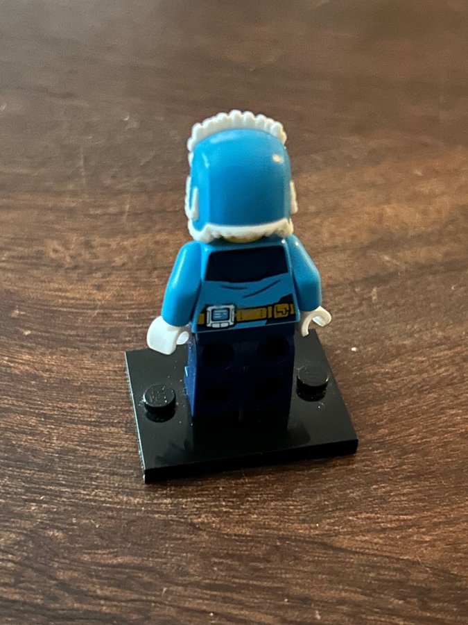 Lego City - Arctic Explorer Minifigure w Ushanka