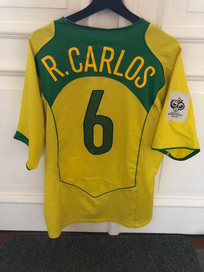 Äkta Roberto Carlos Brasilien 2004-2006 fotbollströja matchtröja