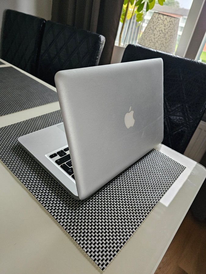 MacBook Pro 13 tum mitten 2010