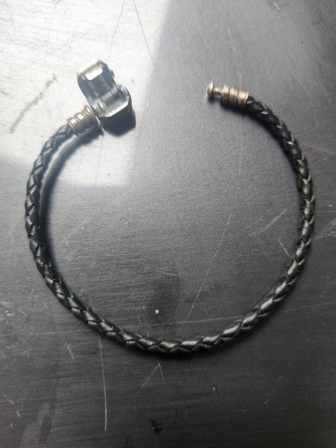 Pandora armbånd I læder 17 cm