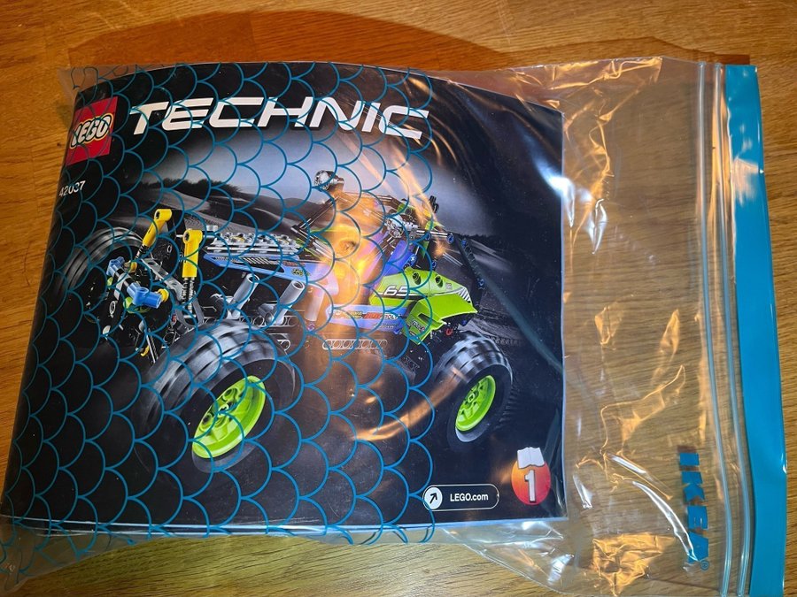 LEGO Technic terrängbil 42037