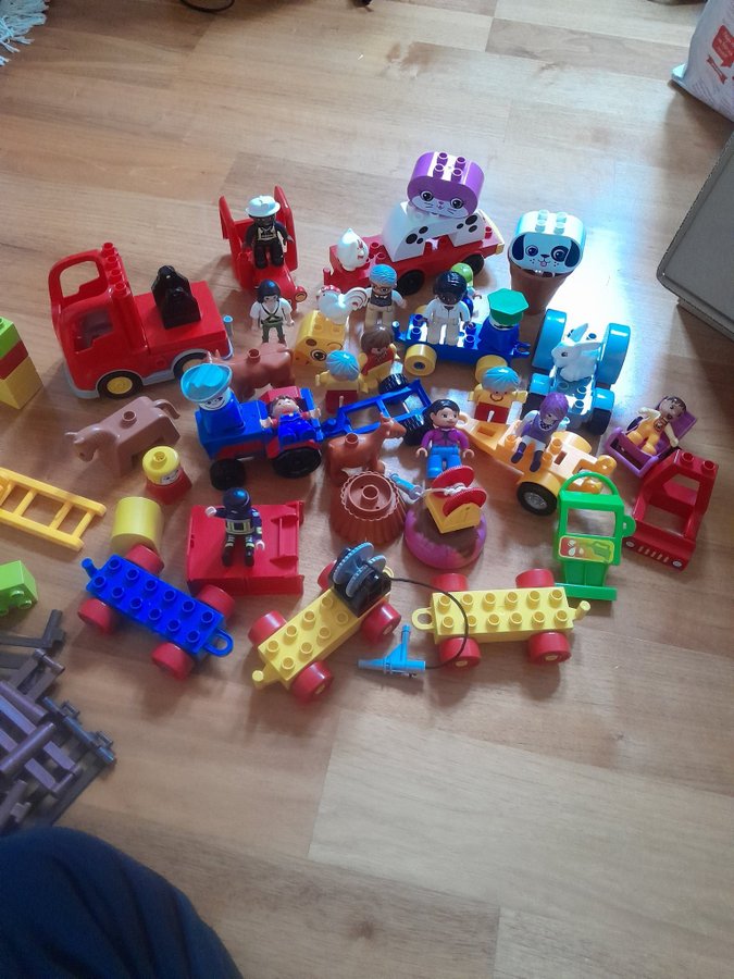 3.5 kg Lego Duplo - Stor samling med figurer, fordon och byggstenar