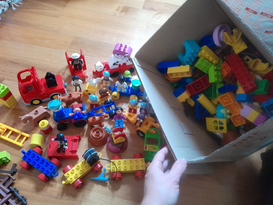 3.5 kg Lego Duplo - Stor samling med figurer, fordon och byggstenar