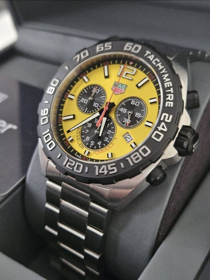 Tag Heuer Formula 1 Chronograph