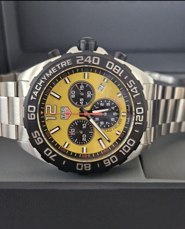 Tag Heuer Formula 1 Chronograph