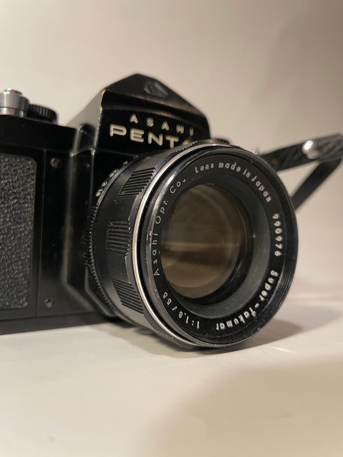 Pentax Asahi SV med 55mm f/1.8 Super-Takumar