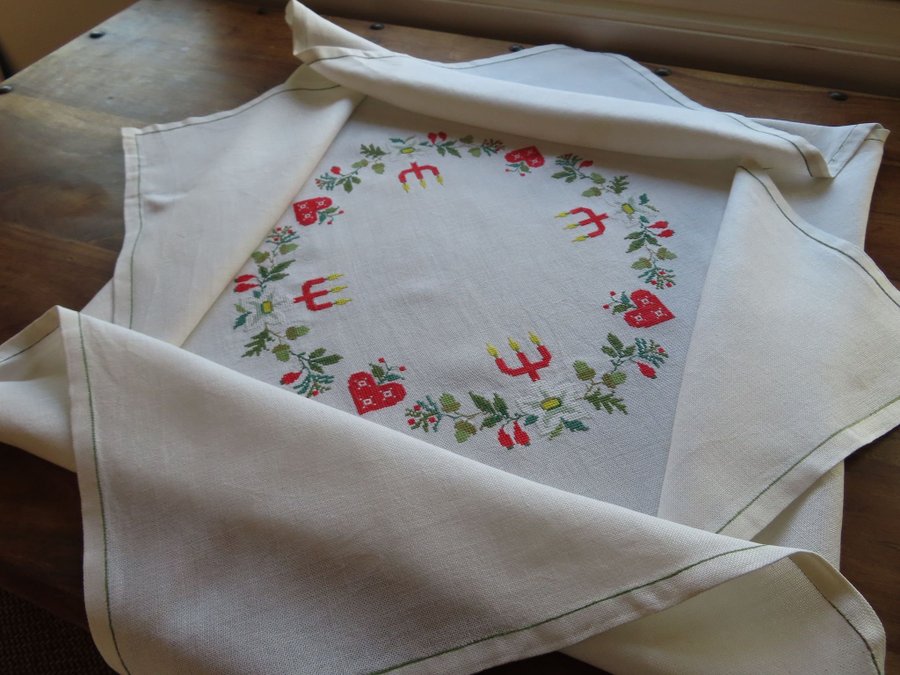 Stor Äldre Handbroderad Julduk Linneduk Hjärtan Julblommor Juleljus Retro