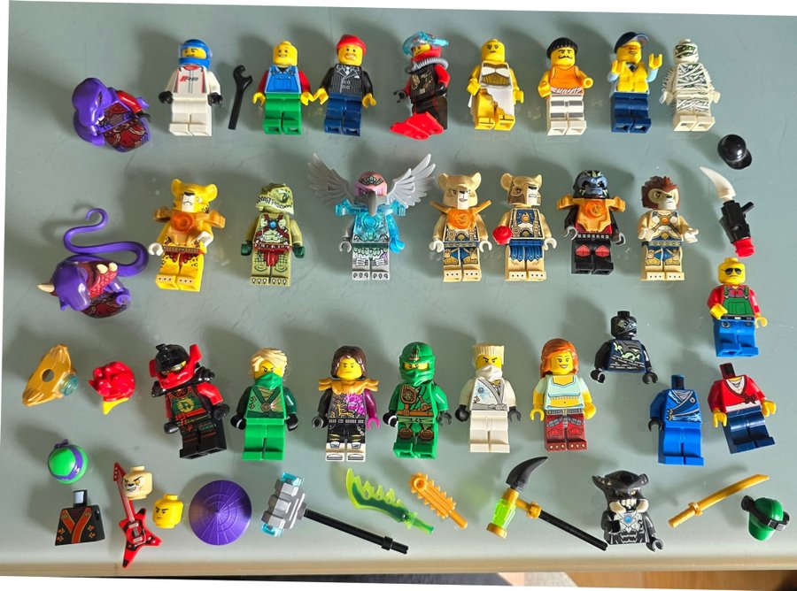 Lego Minifigurer 24st - Blandade figurer och tillbehör