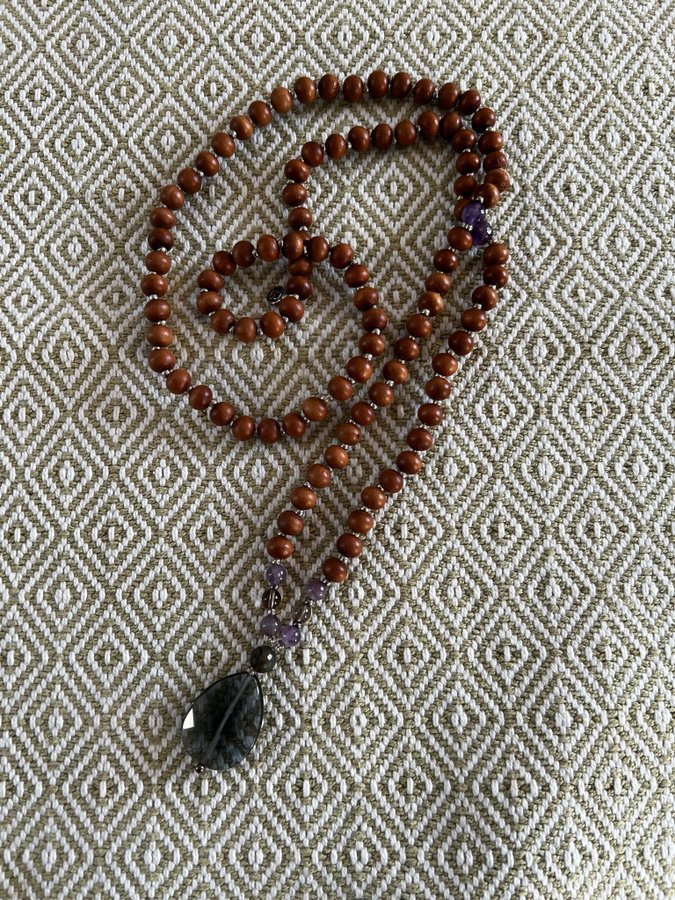 Tiny Devotions mala, halsband, kristall, yoga, meditation