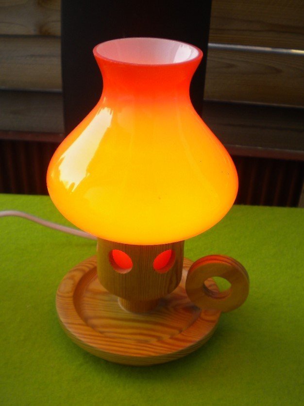 BORDSLAMPA MED ORANGE KUPA FOT I FURU 1960 - 70 - TAL Nr 2 AV 2