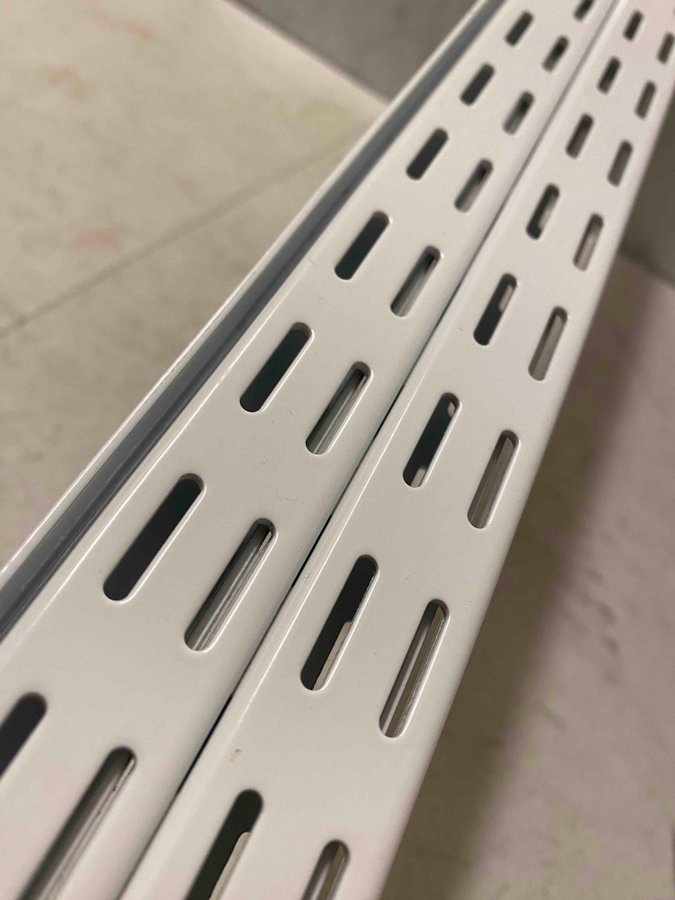 4x VÄGGSKENA ELFA VIT hyllsystemet Wall Rail 666-012 1670 mm