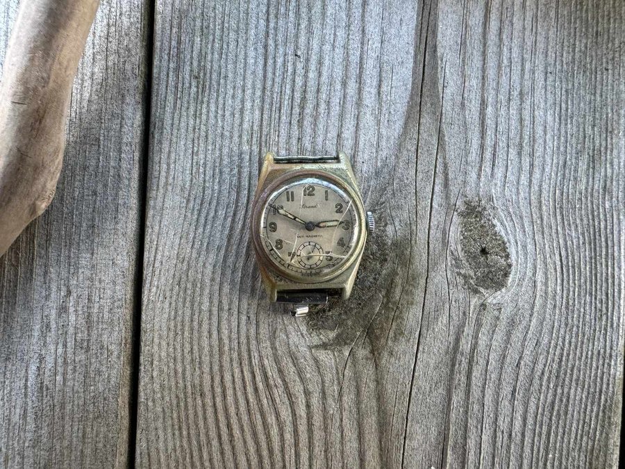 DEFEKT Vintage Strandt Mekaniskt Manuellt Schweiziskt Armbandsur 1930-tal