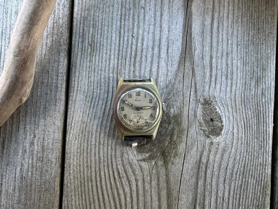 DEFEKT Vintage Strandt Mekaniskt Manuellt Schweiziskt Armbandsur 1930-tal